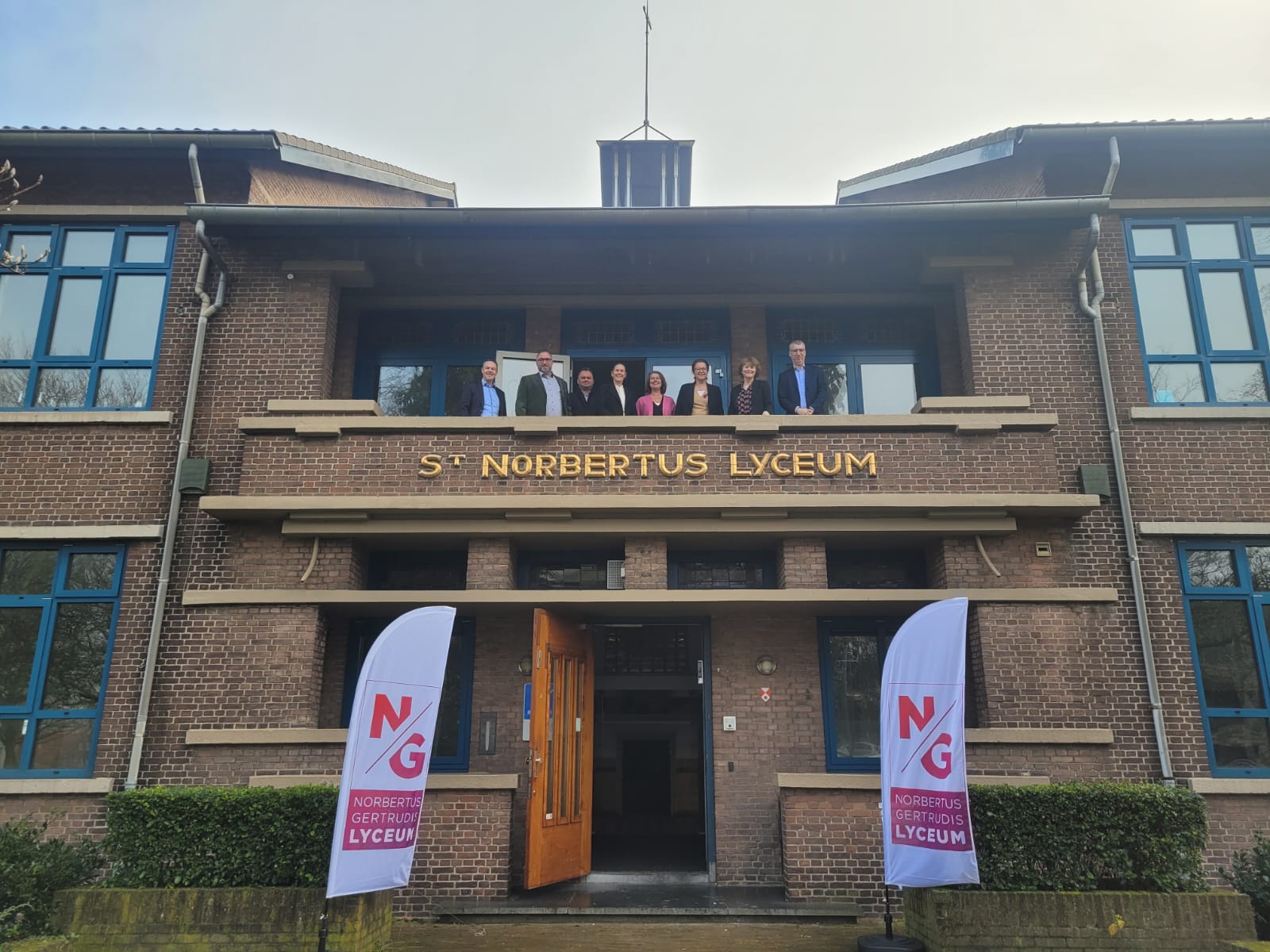 Ondertekening Aannemingsovereekomst NGL